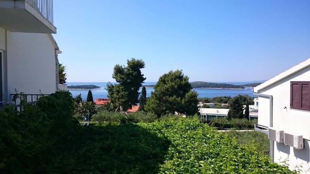 Apartments Mare 2 Hvar Town Exterior photo