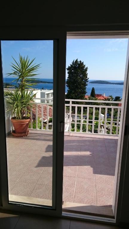 Apartments Mare 2 Hvar Town Exterior photo