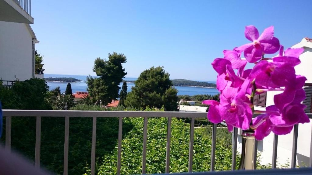 Apartments Mare 2 Hvar Town Exterior photo