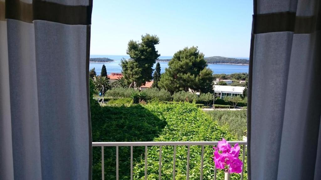 Apartments Mare 2 Hvar Town Exterior photo