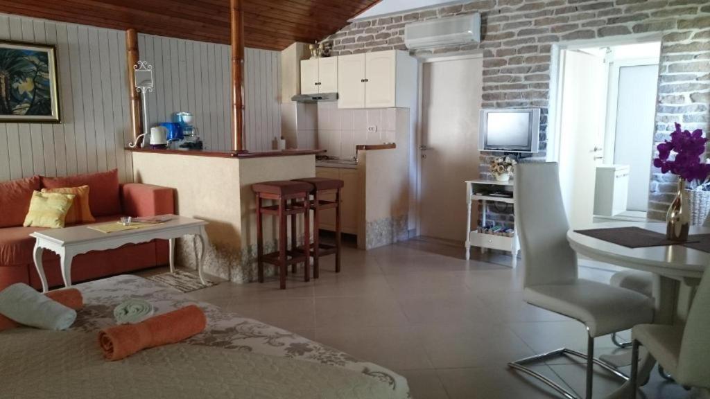 Apartments Mare 2 Hvar Town Exterior photo
