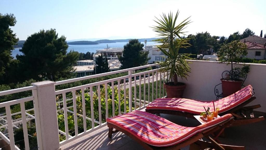 Apartments Mare 2 Hvar Town Exterior photo