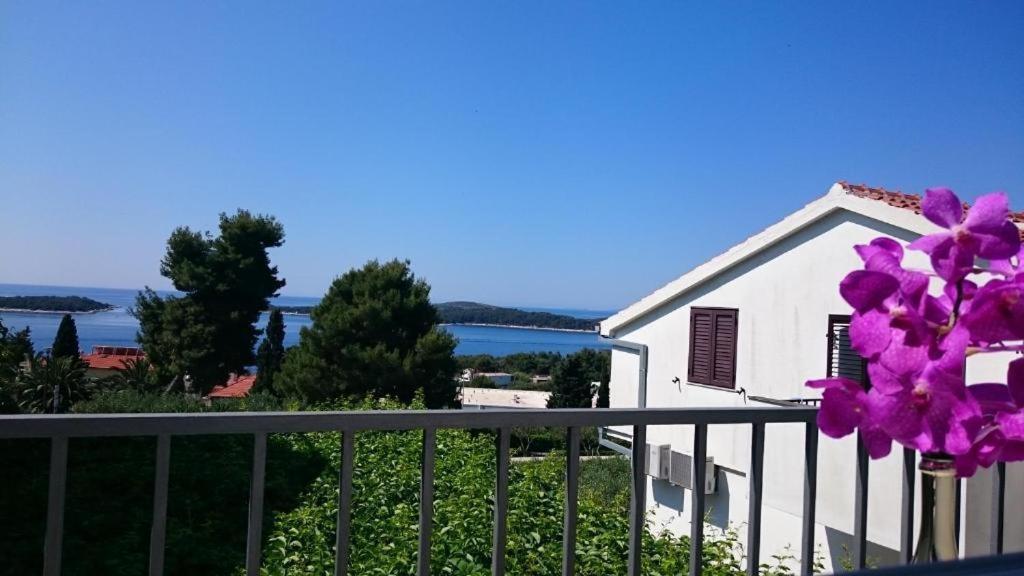 Apartments Mare 2 Hvar Town Exterior photo