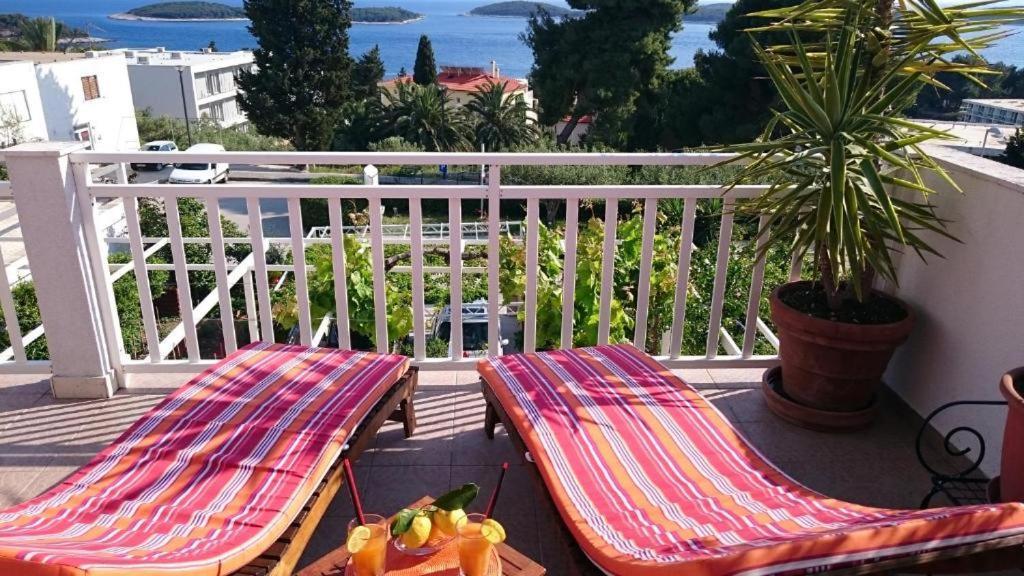 Apartments Mare 2 Hvar Town Exterior photo